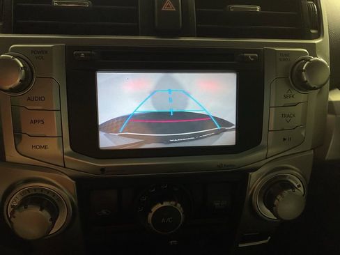 Used 2015 Toyota 4Runner SR5 image 2