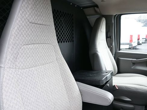 Used 2022 Chevrolet Express 2500 w/ Driver Convenience Package image 14