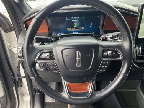 Certified 2022 Lincoln Navigator Reserve image 33