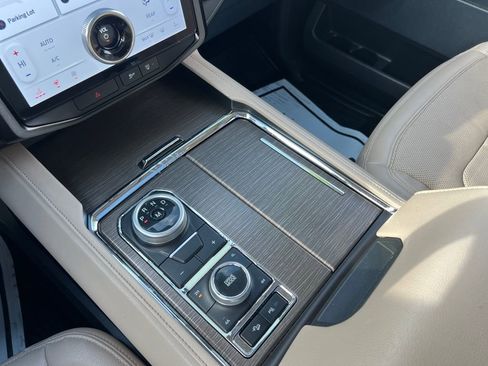 Used 2023 Ford Expedition Max Limited image 18
