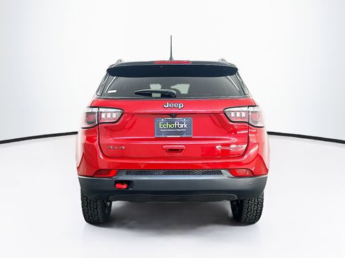 Used 2025 Jeep Compass Trailhawk AWD/4WD image 7