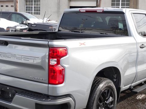 Used 2023 Chevrolet Silverado 1500 Custom image 11