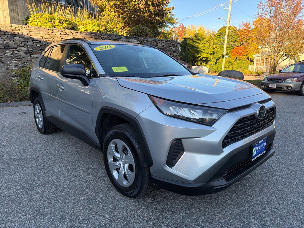 Used 2021 Toyota RAV4 LE AWD/4WD image 8