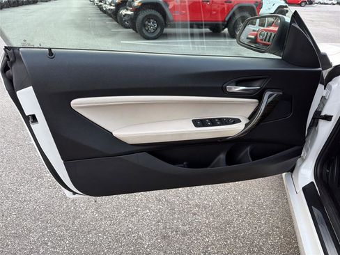 Used 2017 BMW 230i Convertible image 11