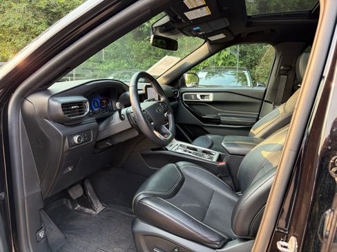 Used 2022 Ford Explorer ST w/ ST Street Pack AWD/4WD image 5