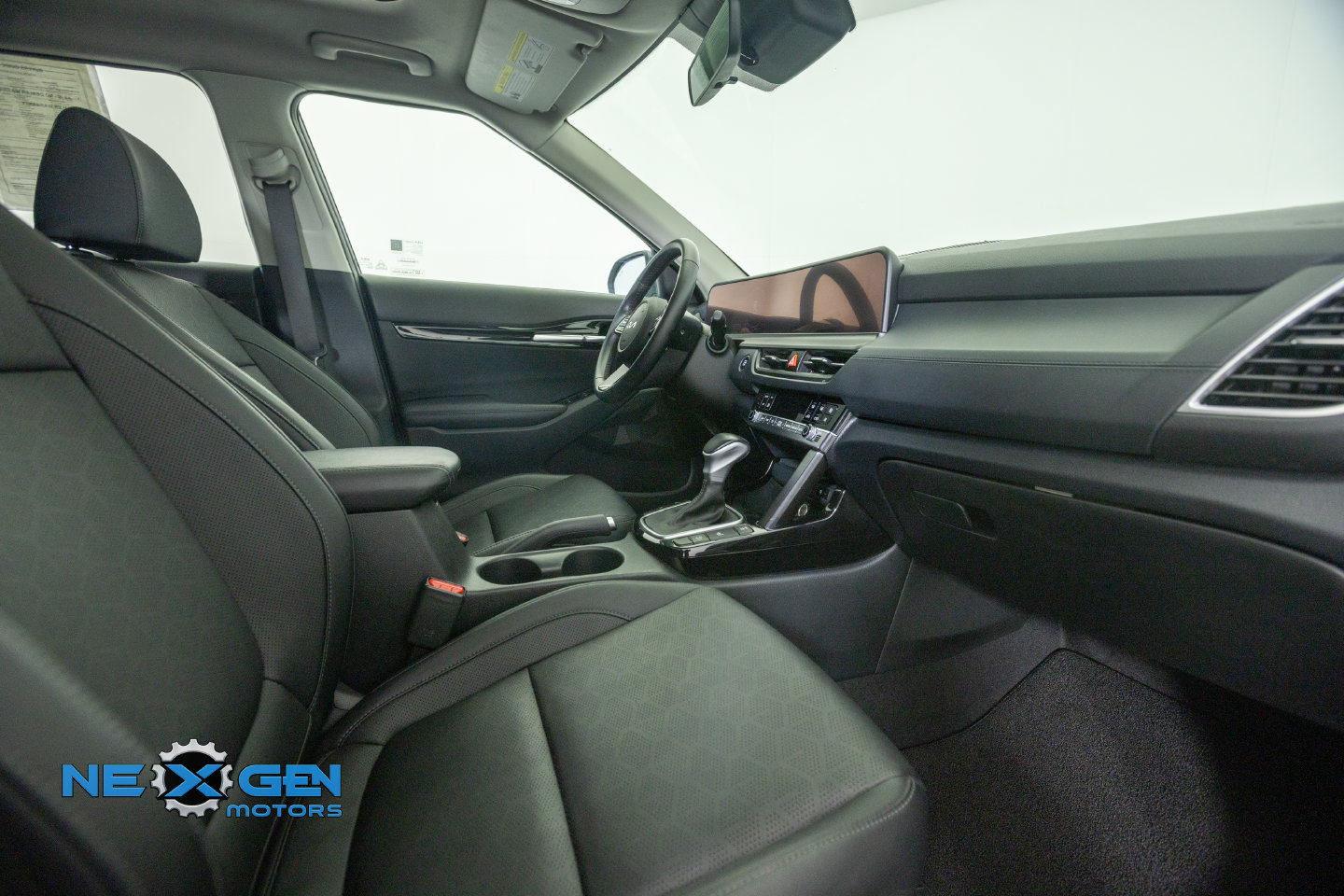 Used 2024 Kia Seltos EX AWD/4WD image 7