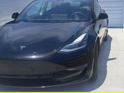 Used 2022 Tesla Model 3 Long Range AWD/4WD image 1