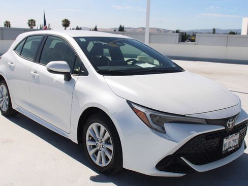 Certified 2025 Toyota Corolla SE FWD image 2