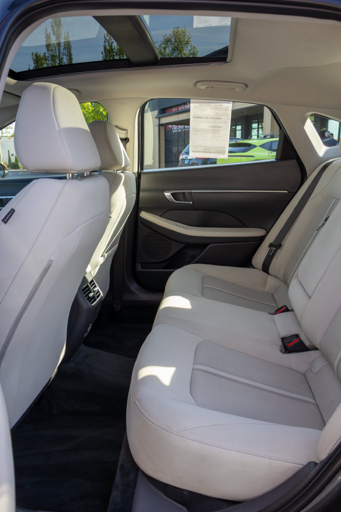 Used 2023 Hyundai Sonata SEL w/ Convenience Package FWD image 14