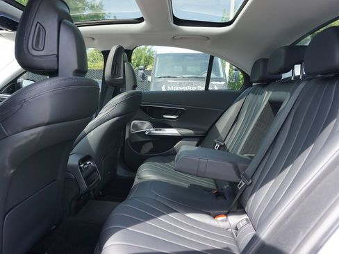 Used 2024 Mercedes-Benz E 350 4MATIC Sedan image 13