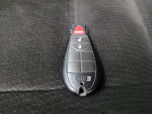 Used 2016 Dodge Grand Caravan American Value Package image 32