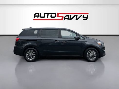 Used 2020 Kia Sedona LX image 8