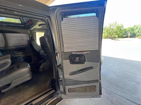 Used 2016 GMC Savana 2500 Extended image 26