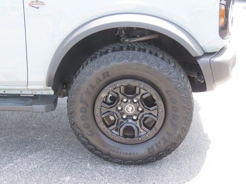 Used 2023 Ford Bronco Wildtrak AWD/4WD image 11
