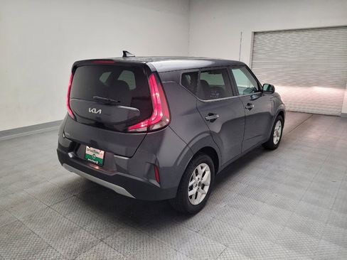 Used 2023 Kia Soul LX w/ Option Group 015 FWD image 9