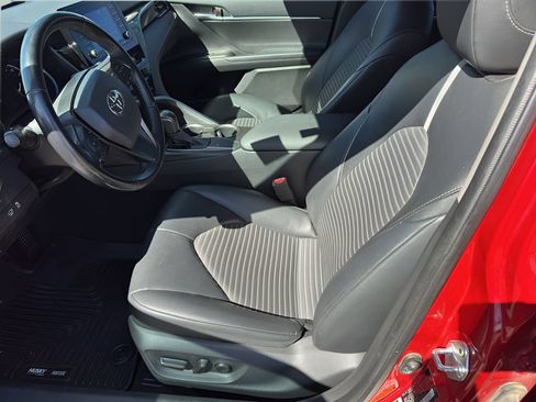 Used 2021 Toyota Camry SE FWD image 10