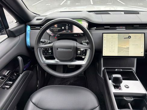 New 2026 Land Rover Range Rover SV AWD/4WD image 28