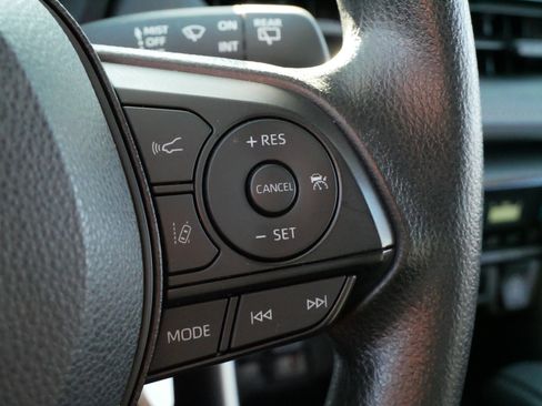 Certified 2025 Toyota RAV4 LE image 25