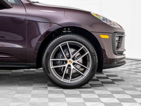 Certified 2026 Porsche Macan AWD/4WD image 33