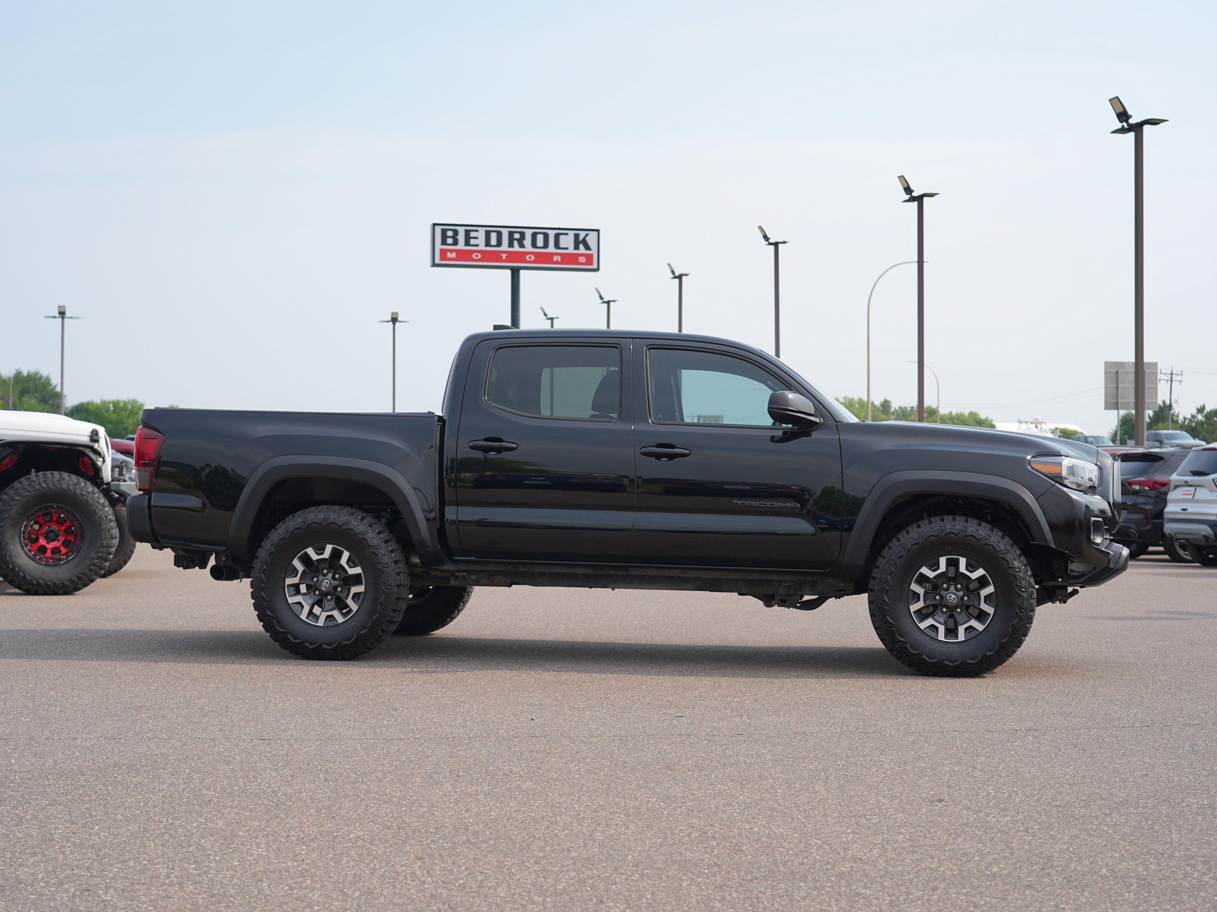 Used 2022 Toyota Tacoma TRD Off-Road AWD/4WD image 2