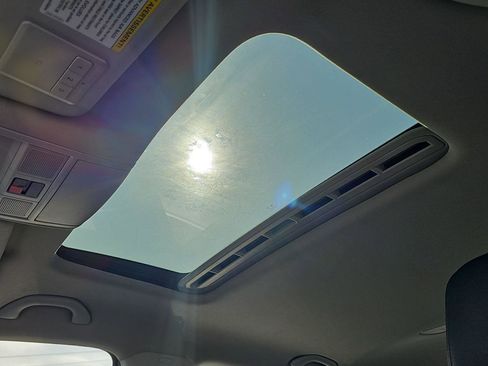 Used 2017 Volkswagen Passat 1.8T SEL Premium image 26