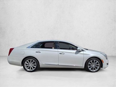 Used 2017 Cadillac XTS Luxury FWD image 4