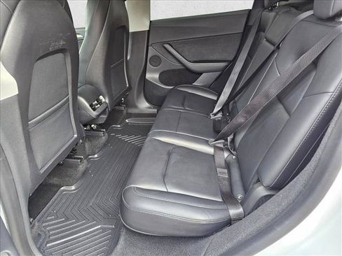 Used 2023 Tesla Model Y Long Range AWD/4WD image 18