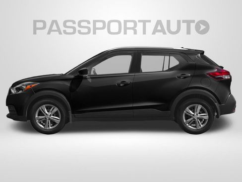 Used 2019 Nissan Kicks S FWD image 3