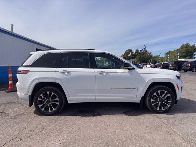 Used 2023 Jeep Grand Cherokee Overland w/ Luxury Tech Group IV AWD/4WD image 1