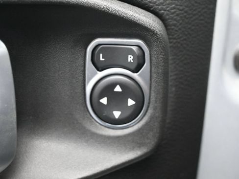 Used 2022 Jeep Wrangler Unlimited Rubicon w/ LED Lighting Group AWD/4WD image 12