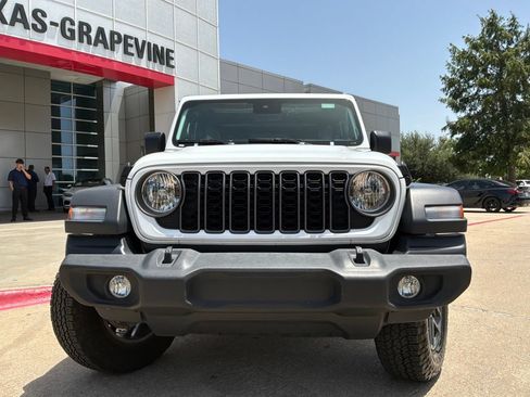 Used 2025 Jeep Wrangler Unlimited Sport AWD/4WD image 3