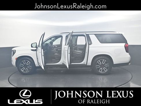 Used 2023 GMC Yukon XL AT4 w/ AT4 Premium Plus Package image 27
