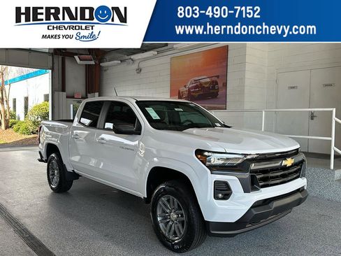New 2024 Chevrolet Colorado LT w/ LT Convenience Package III image 1
