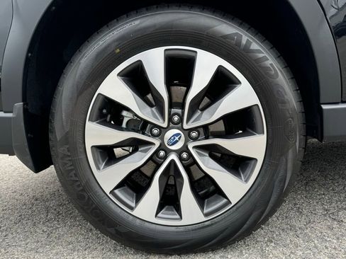 Used 2025 Subaru Outback Limited image 12