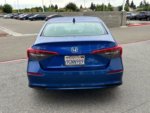 Used 2023 Honda Civic EX image 6