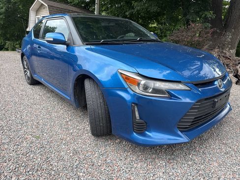 Used 2015 Scion tC FWD image 3
