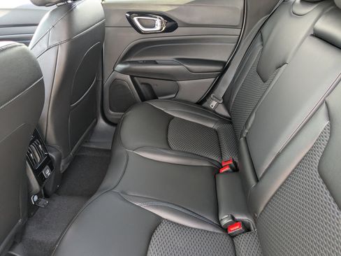 New 2026 Jeep Compass Latitude image 14