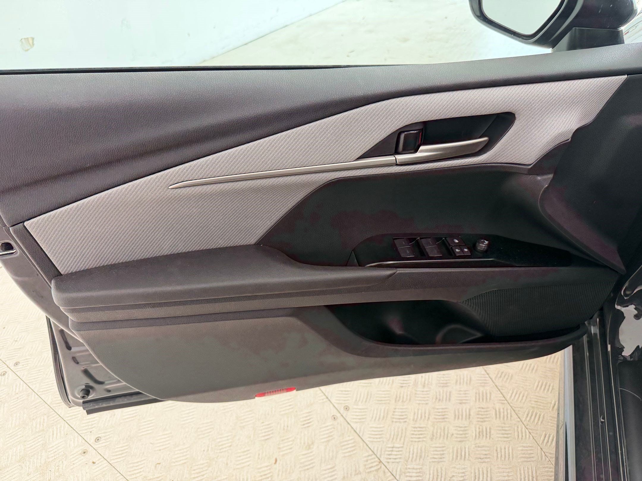 Used 2026 Toyota Camry SE w/ Multimedia Upgrade Package FWD image 13