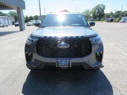 New 2026 Ford Explorer ST-Line w/ ST-Line Street Pack RWD image 8