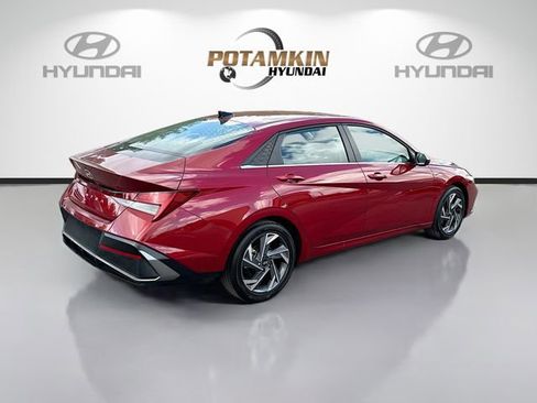 Certified 2025 Hyundai Elantra SEL image 5