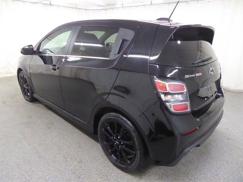 Used 2018 Chevrolet Sonic LT w/ Fun and Sun Package FWD image 5