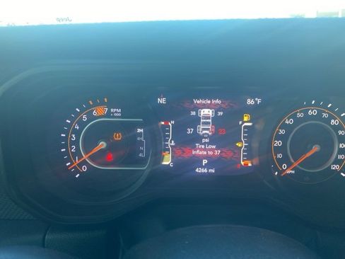 Used 2024 Jeep Wrangler Unlimited Rubicon w/ XTREMEE 35" Tire Package image 20