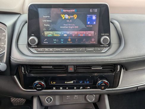 Used 2021 Nissan Rogue SV FWD image 24