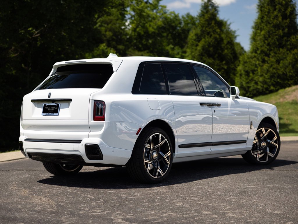 New 2027 Rolls-Royce Cullinan Black Badge AWD/4WD image 3