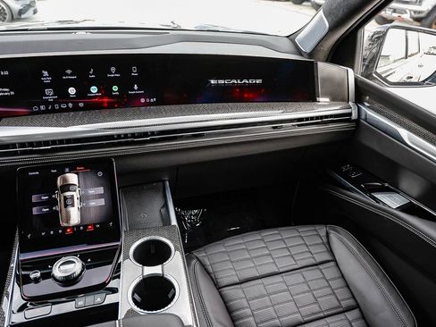Used 2025 Cadillac Escalade V image 15
