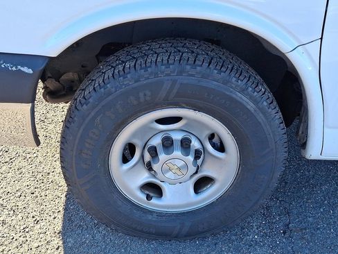 Used 2023 Chevrolet Express 3500 image 29