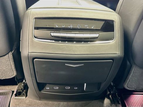Used 2025 Cadillac Escalade V AWD/4WD image 28