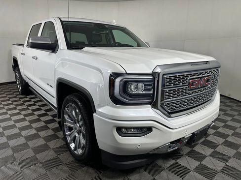 Used 2017 GMC Sierra 1500 Denali w/ Denali Ultimate Package AWD/4WD image 7