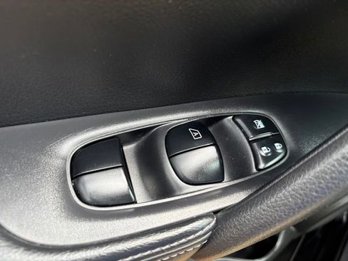 Used 2014 Nissan Rogue SL w/ SL Premium Package AWD/4WD image 13