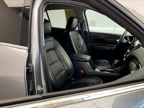 Used 2023 Chevrolet Equinox Premier AWD/4WD image 6
